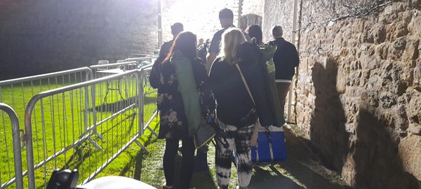 Picture of the back of a queue