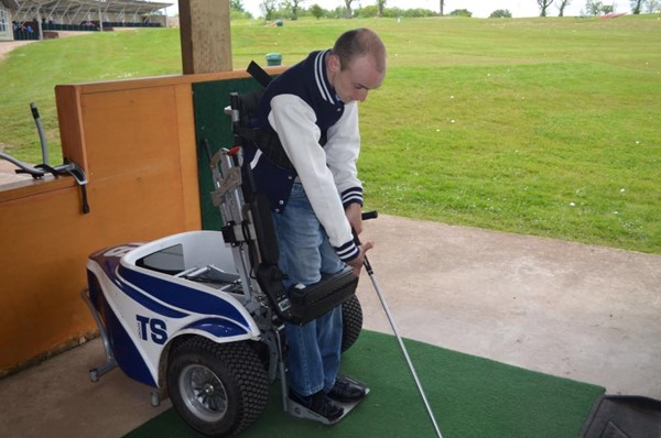 Picture of Mearns Castle Golf Academy - Golfer with paragolfer