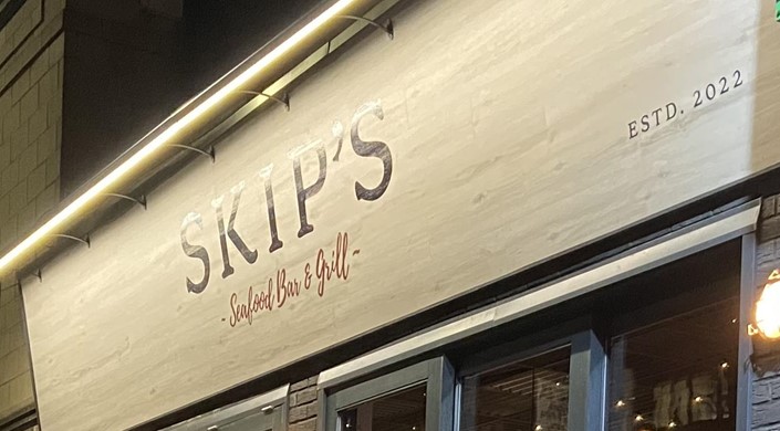 Skip's Seafood Bar & Grill