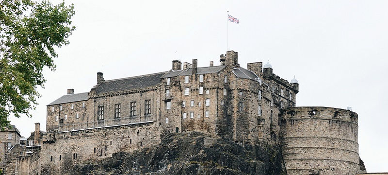 Photo of Edinburgh Castle.