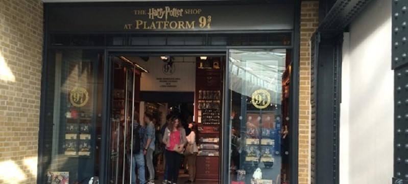 A picture of the outside of the Harry Potter store.