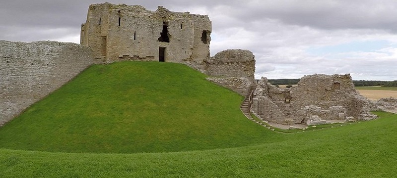 Photo of Duffus Castle.