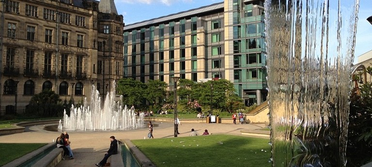 Photo of Sheffield town hall.