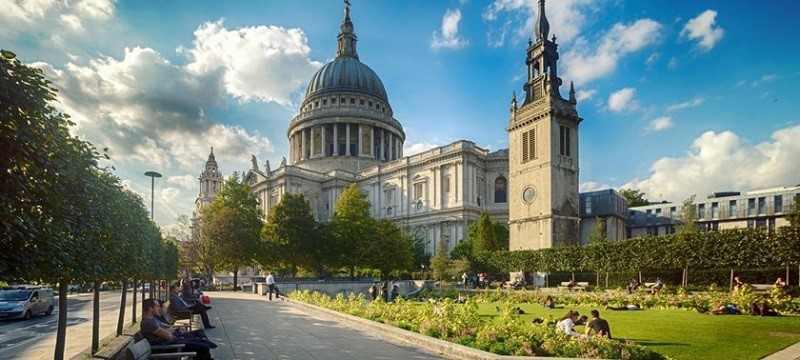 Photo of St Paul's Cathedral in London.