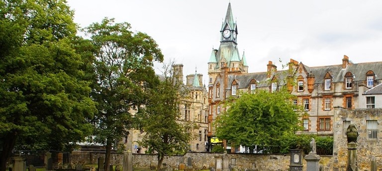 Photo of Dunfermline Town Hall.