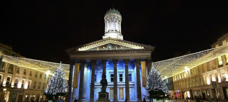 Photo of Glasgow's Gallery of Modern Art at night.