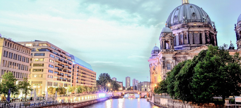 Photo showing the river Spree and the Berliner Dom.