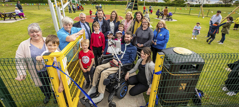 Photo of Euan and Kiki MacDonald opening Victoria Road Play Park.