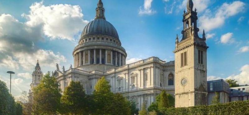 Photo of St. Paul's Cathedral, London.