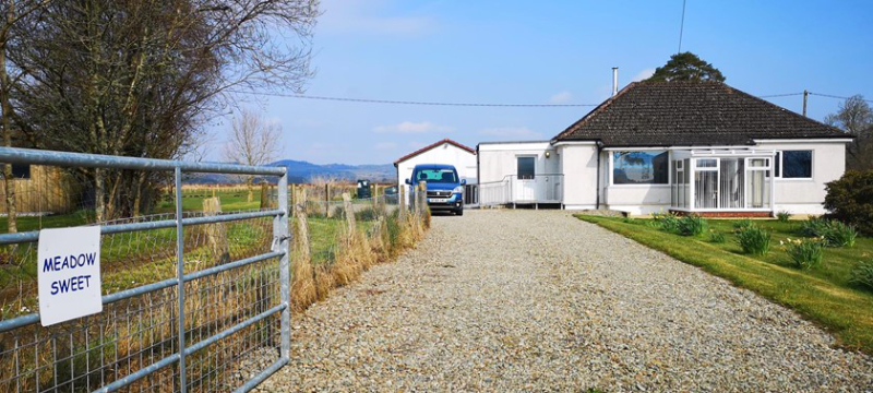 Driveway leading to Meadowsweet Bungalow