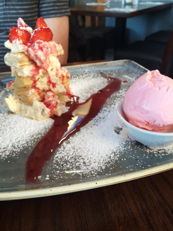 Good cakes and desserts.