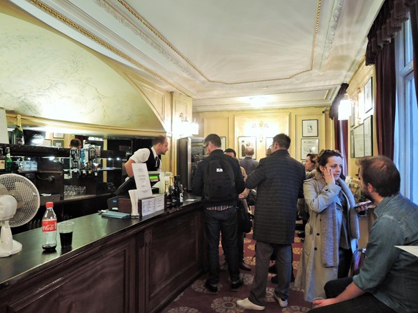 Bar