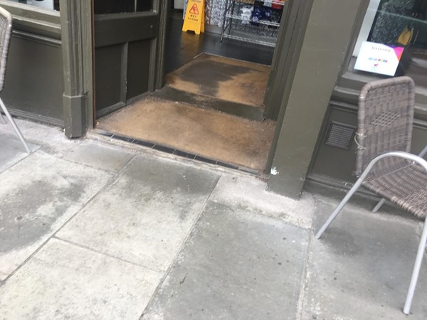 Entrance, small lib.