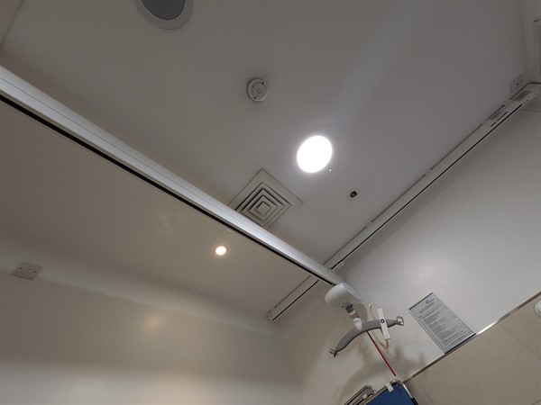 image of the ceiling hoist track
