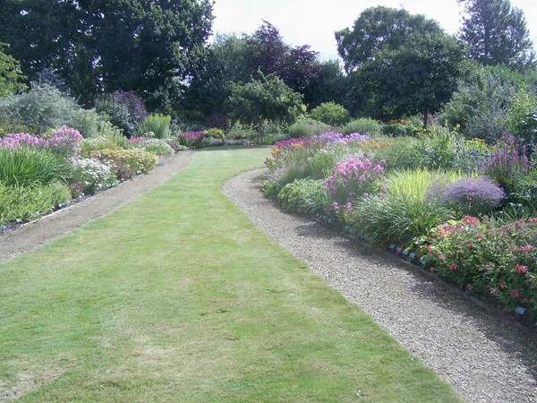 Picture of Breezy Knees Garden