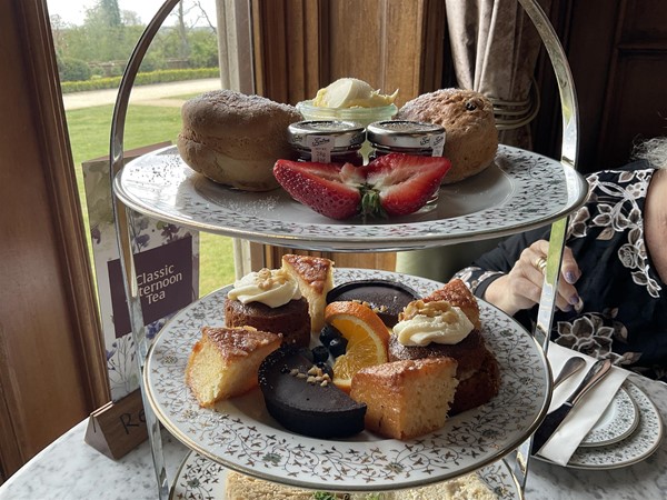 Image of a cake tray