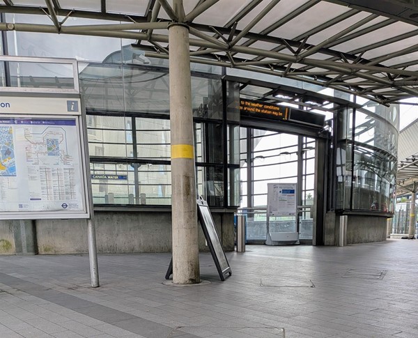 Image of the step-free entrance/exit