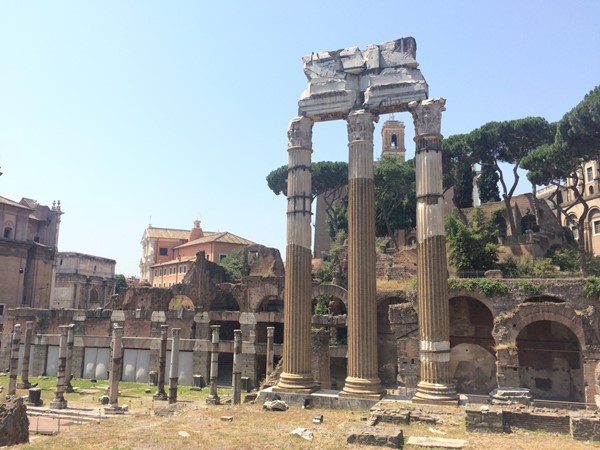 Photo of the Forum.