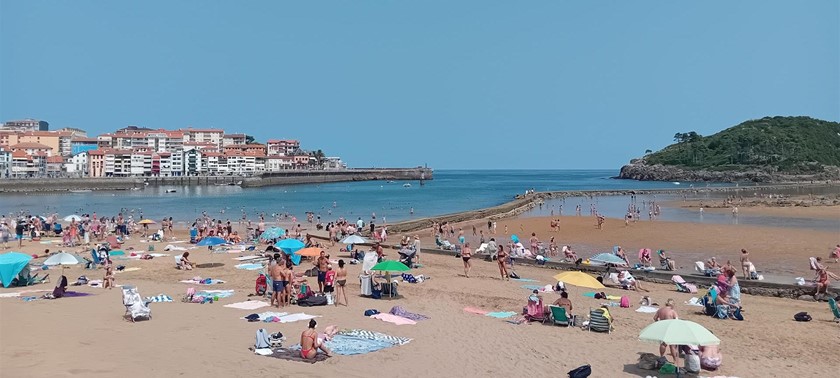 Isuntza Beach