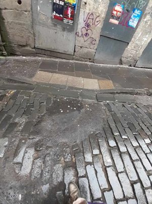 Picture of a kerb