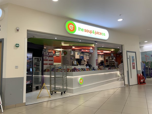 image of the front of the Soup & Juice co. inside the hospital atrium