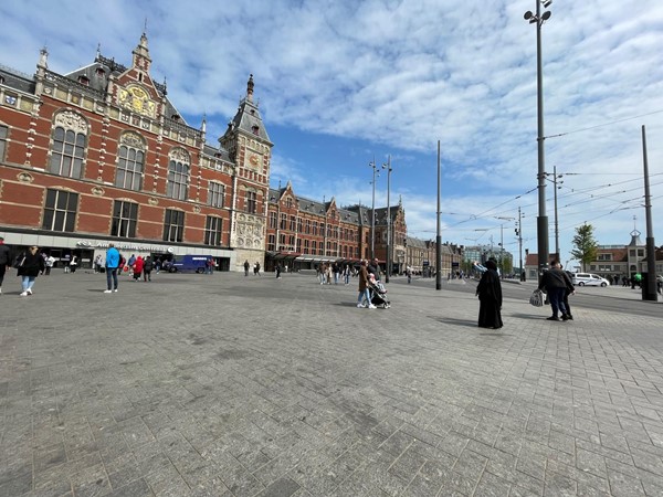 The front of the Amsterdam central Station building