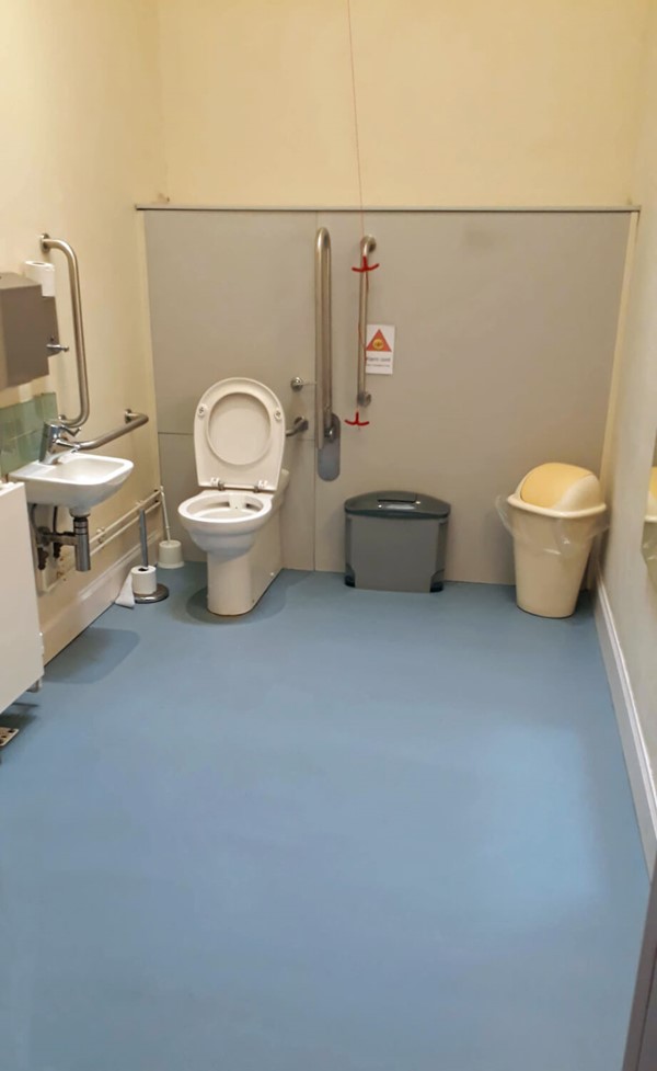 Large accessible toilet located next to The Stirling Heads Gallery.