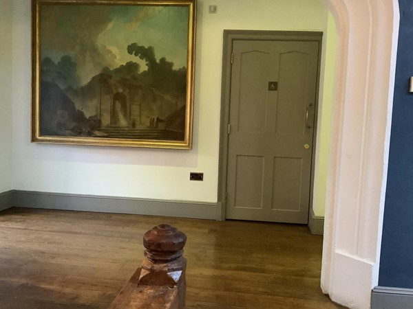 Image for review "Disabled Travellers explores historical rooms of hotel"