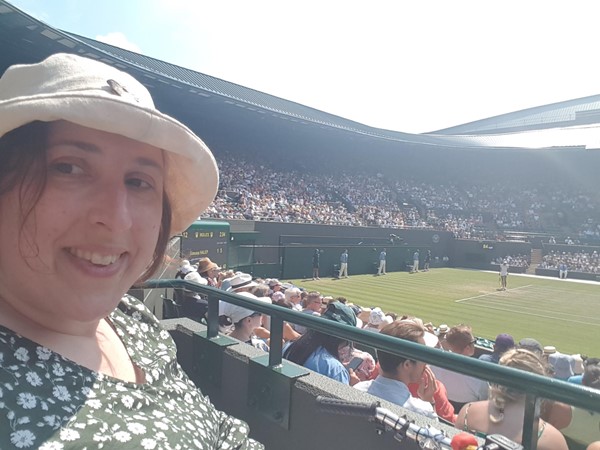 It does get rather hot in the Court No 1 wheelchair seats, so make sure you bring a hat and take shady breaks