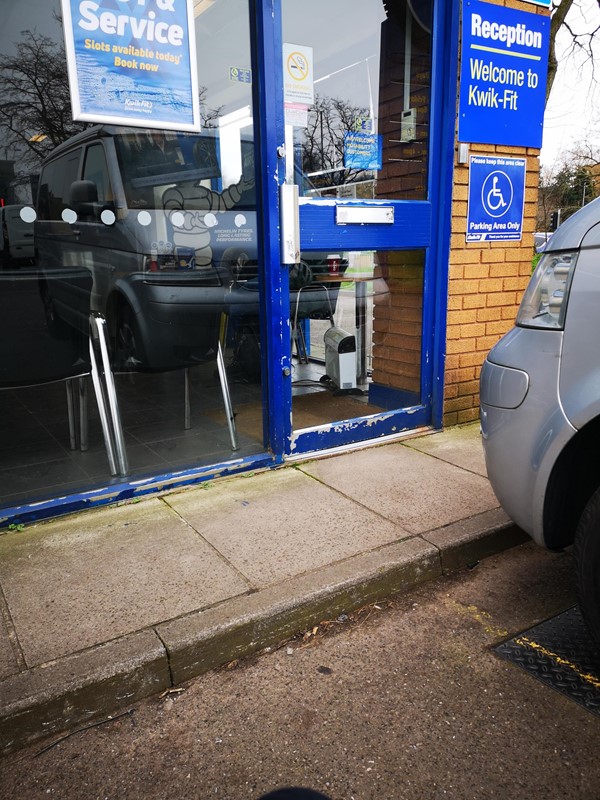 Picture of Kwik Fit, Swindon