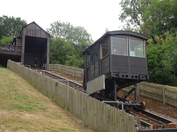 inclined lift
