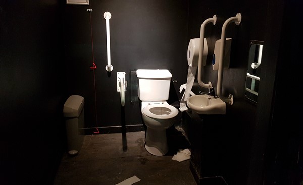 Accessible toilet in 02 ABC