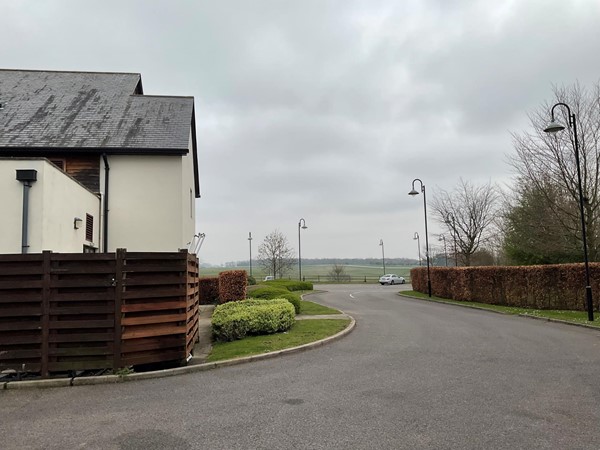 Picture of the hotel driveway