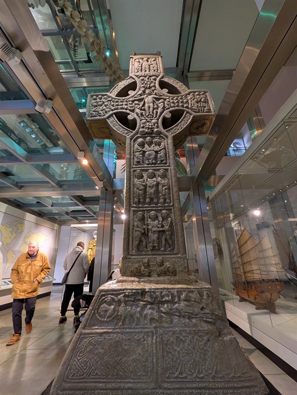 Image of a large Celtic cross