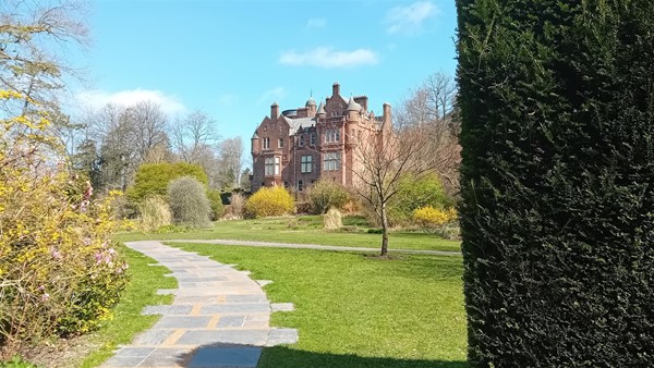 Image of a stately home
