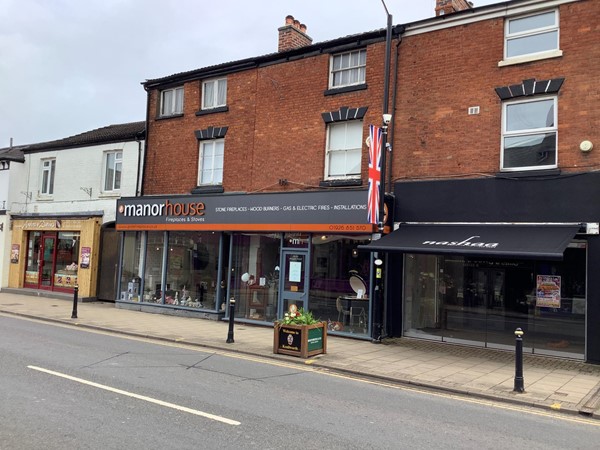 Picture of a street with shops in Kenilworth