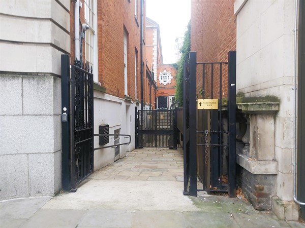 Image of an entry way