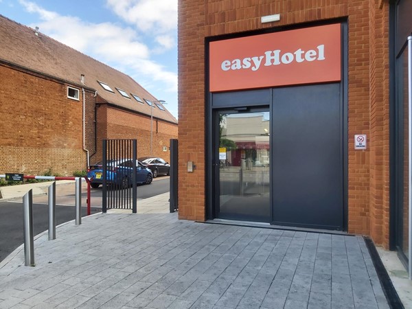 Picture of easyHotel Oxford, Oxford