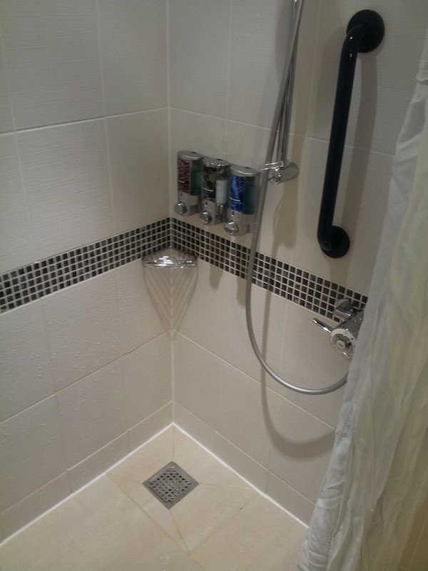 Picture of Hampton by Hilton - Shower
