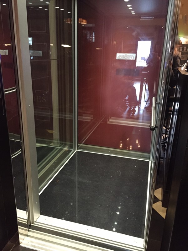 Picture of Hutchesons Bar and Brasserie - Lift