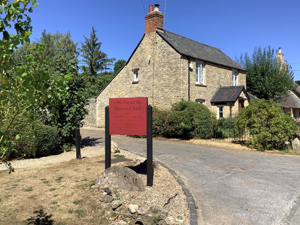 Sign to Old Swan