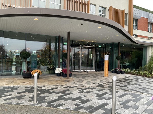 Image of the front of a hotel