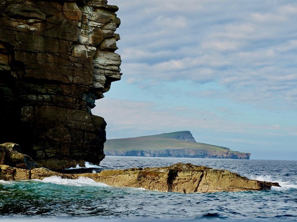 Image of rocks and the sea