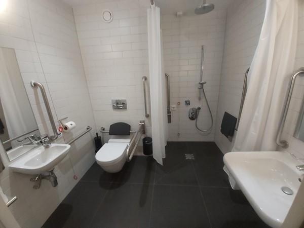 Picture of Wilde Aparthotel, St Peter's Square - Accessible toilet