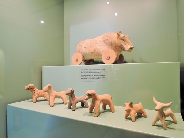 Animal pottery