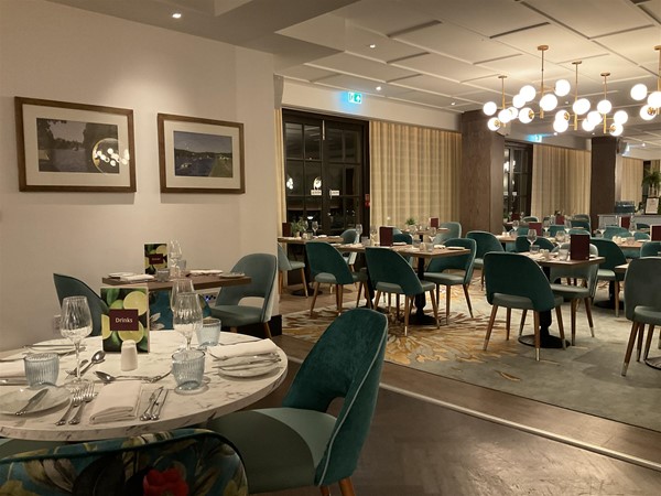 Image of a dining area