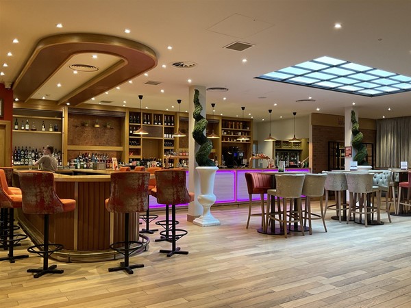 At Studley, one lounge you may enjoy could be the Bar lounge, with its comfortable seating, easy on the eye decorations, and something on the TV that may appeal. General its set on the news channel, but staff will willing change stations if a sports programme you want to watch is showing on one of the other channels.