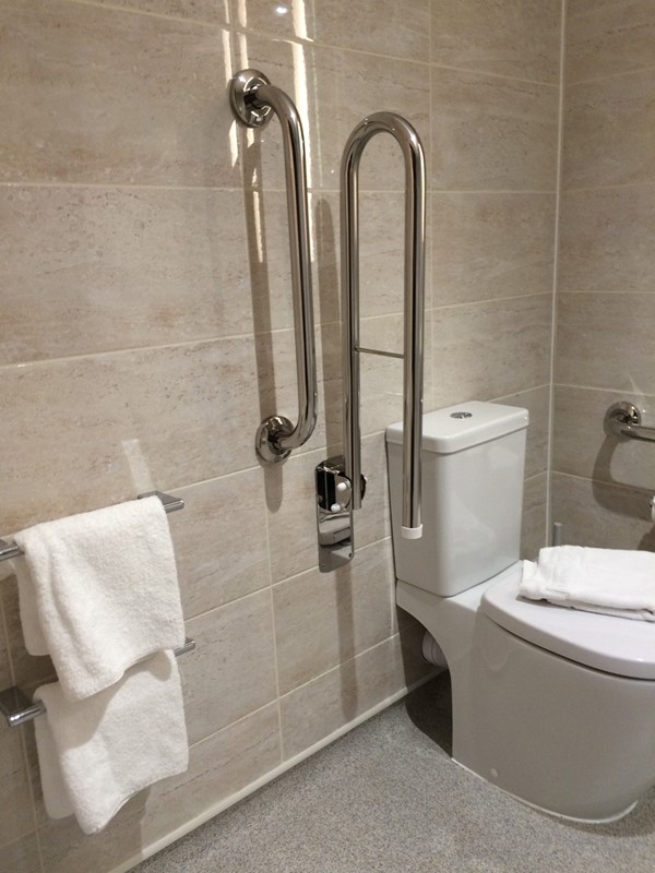 An accessible bedroom's wet room
