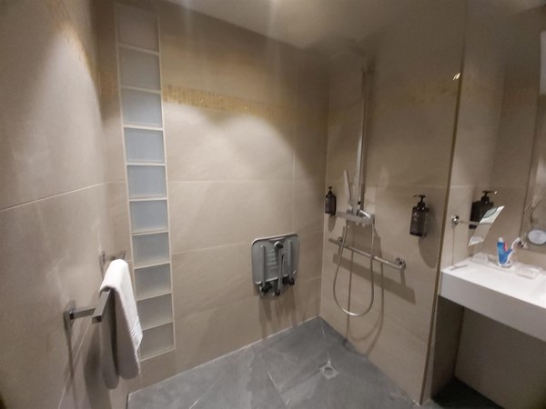Image of an accessible bathroom