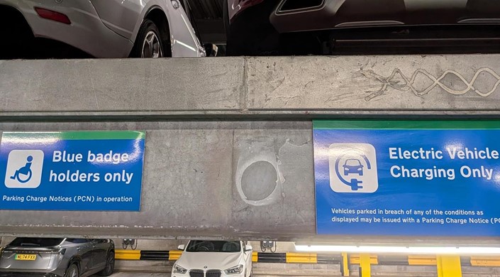 Leeds Railway Station APCOA Car Park